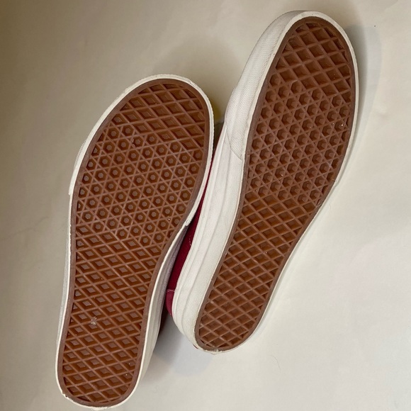 Vans Sk8-Hi in Pomegranate and White - Picture 4 of 5